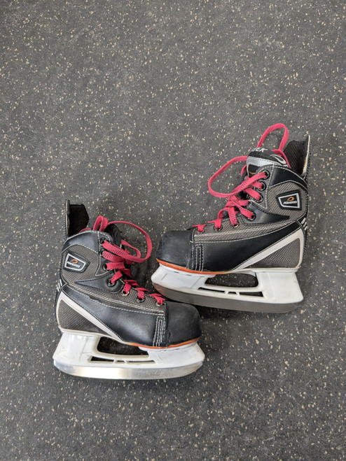 Vist Large View of Product Image Which is Used Powertek SKATE Youth Hockey Skate Youth 12.0