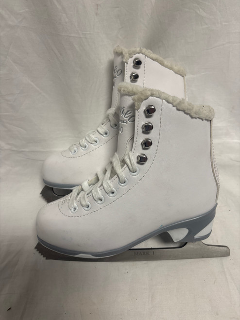 Vist Large View of Product Image Which is Used Jackson CAMEO 1500 Girls Figure Skate White Junior 01