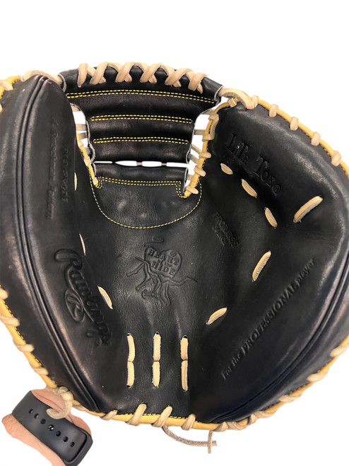 Vist Large View of Product Image Which is Used Rawlings HEART OF THE HIDE BB/SB Catchers RH Throw Black 34"