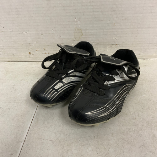 Vist Large View of Product Image Which is Used Vizari Soccer Cleats Black Youth 08.5
