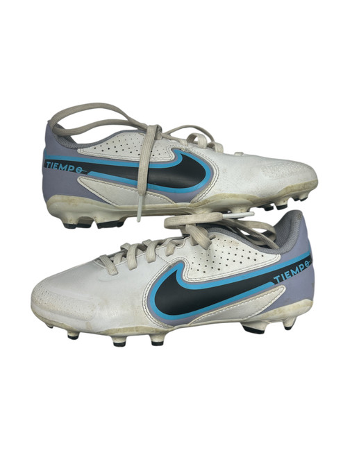 Vist Large View of Product Image Which is Used Nike Soccer Cleats White Junior 01