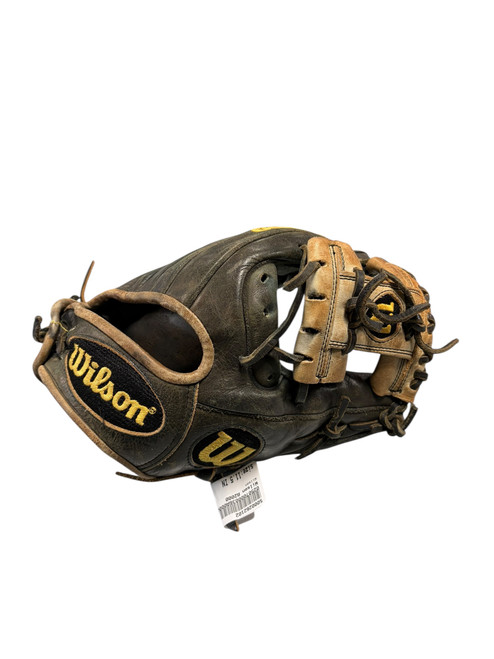 Vist Large View of Product Image Which is Used Wilson A2000 BB/SB Glove RH Throw None 11 1/2"