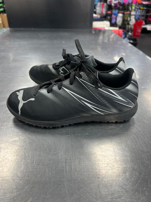 Vist Large View of Product Image Which is Used Puma Soccer Turf Shoes Black Junior 03.5