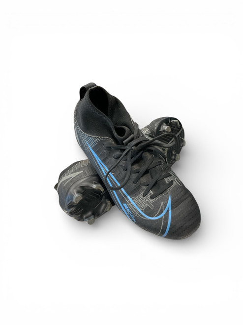 Vist Large View of Product Image Which is Used Nike Soccer Cleats Black Junior 01