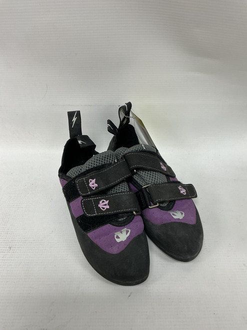 Vist Large View of Product Image Which is Used Climbing Shoes Youth 06.0