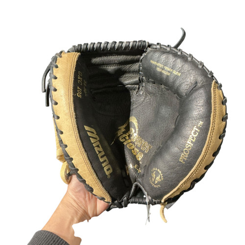 Vist Large View of Product Image Which is Used Mizuno PROSPECT BB/SB Catchers RH Throw Black 32 1/2"