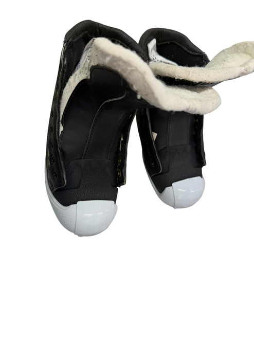 Vist Large View of Product Image Which is Used Graf DM1050 JUNIOR HOCKEY SKATES Junior Hockey Skate Junior 03