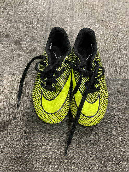 Vist Large View of Product Image Which is Used Nike Soccer Cleats Black And Yellow Youth 10.0