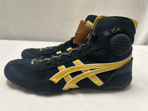 Vist Large View of Product Image Which is Used Asics Wrestling Shoes Black Senior 8.5