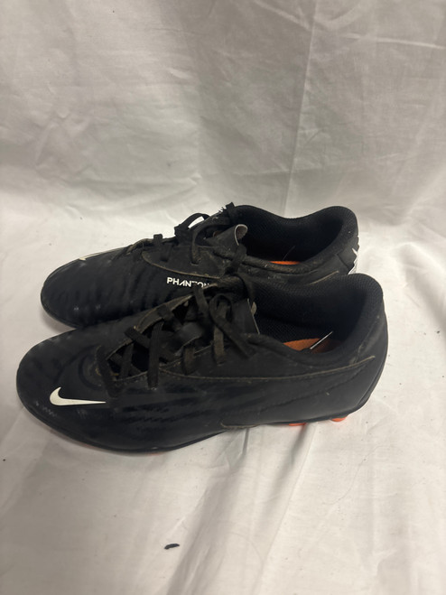 Vist Large View of Product Image Which is Used Nike Soccer Cleats Black Junior 01