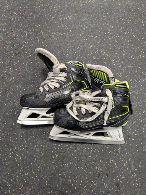 Vist Large View of Product Image Which is Used Bauer GSX Junior Goalie Skate Junior 01.5