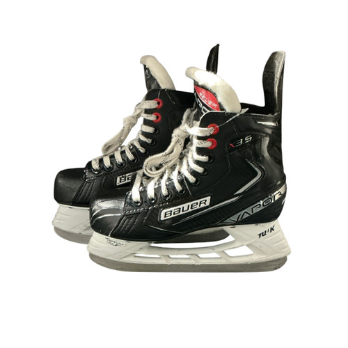 Vist Large View of Product Image Which is Used Bauer X3.5 Junior Hockey Skate Junior 03.5