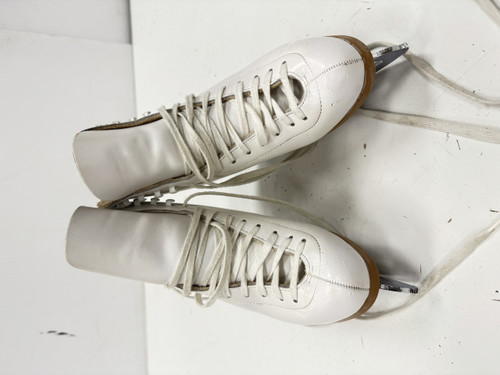 Vist Large View of Product Image Which is Used Riedell 121 WomensFigure Skate White Senior 6