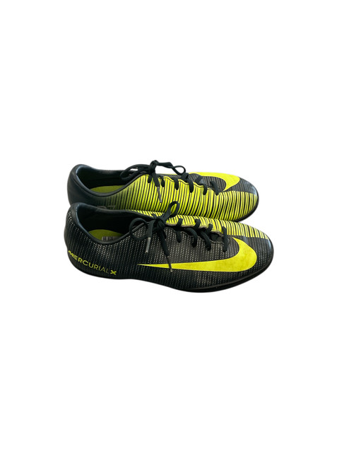 Vist Large View of Product Image Which is Used Nike Soccer Indoor Shoes Green Youth 06.0