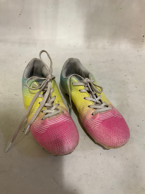 Vist Large View of Product Image Which is Used Brava Soccer Cleats Pink Junior 04