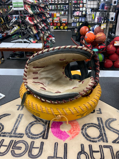 Vist Large View of Product Image Which is Used Mizuno FRANCHISE FP CM BB/SB Catchers RH Throw Black And Wine Red 34"