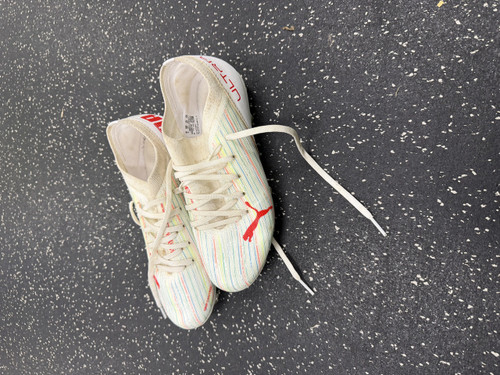 Vist Large View of Product Image Which is Used Puma Soccer Cleats White Junior 05