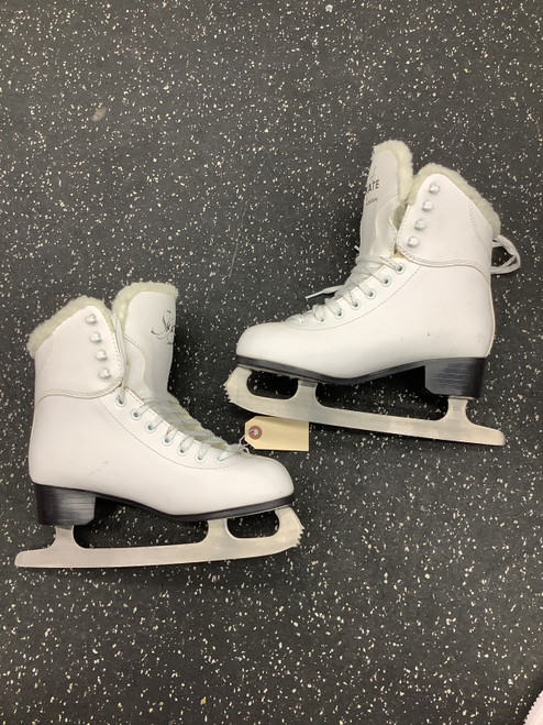 Vist Large View of Product Image Which is Used Jackson SOFT SKATE WomensFigure Skate White Senior 7