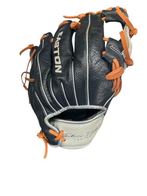 Vist Large View of Product Image Which is Used Easton FUTURE ELITE BB/SB Glove RH Throw Black 11"