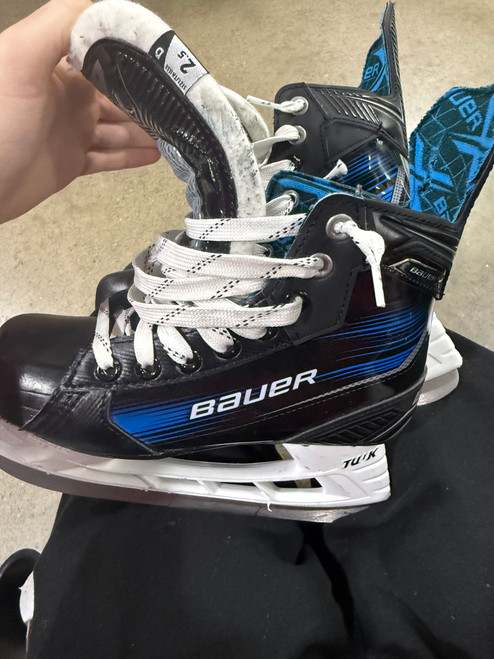 Vist Large View of Product Image Which is Used Bauer X Junior Hockey Skate Junior 02.5