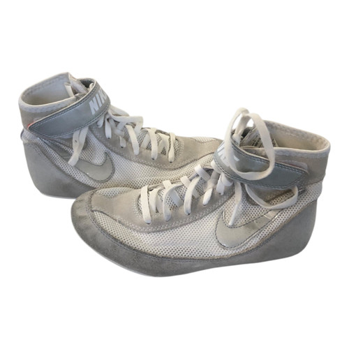 Vist Large View of Product Image Which is Used Nike Wrestling Shoes White Junior 04.5