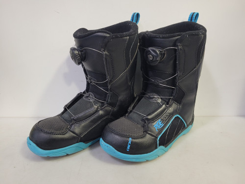Vist Large View of Product Image Which is Used Ride SPARK Boys Snowboard Boots Black Junior 04