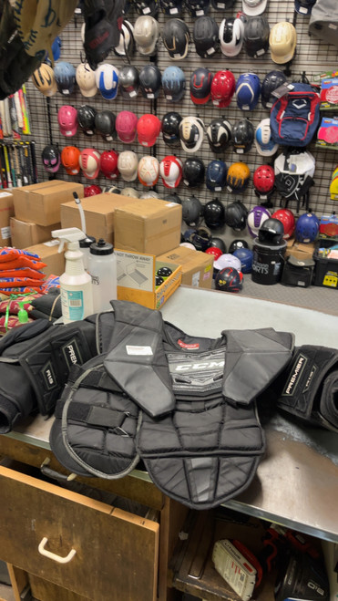 Vist Large View of Product Image Which is Used CCM PREMIER LE R1.9 Senior Body Armor SM