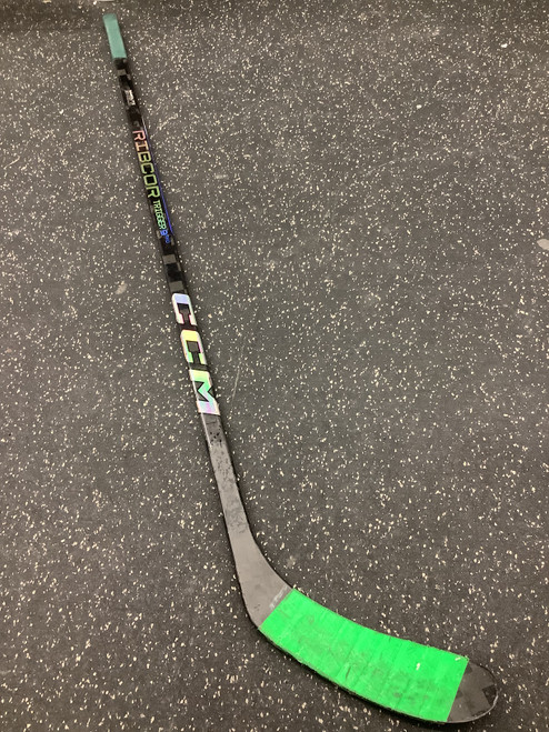 Vist Large View of Product Image Which is Used CCM TRIGGER 9 PRO Junior One Piece Left Grip 30 Flex