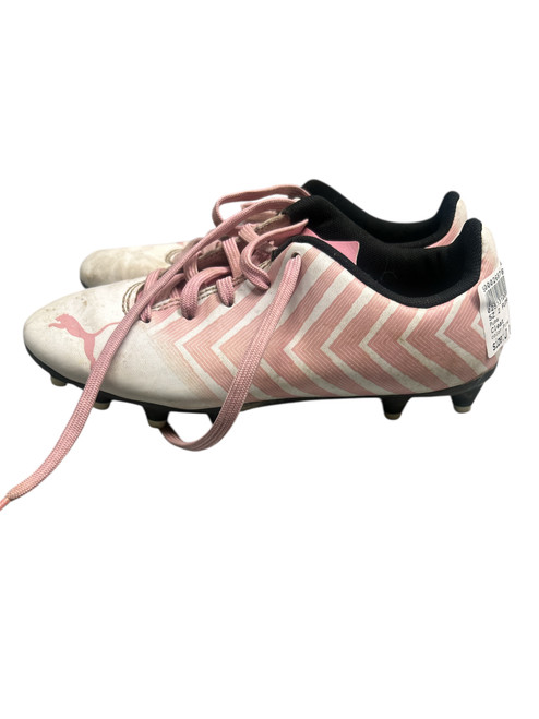 Vist Large View of Product Image Which is Used Puma Soccer Cleats Pink Junior 02