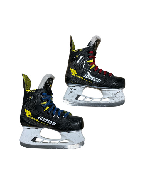 Vist Large View of Product Image Which is Used Bauer SUPREME M4 Junior Hockey Skate Junior 01.5