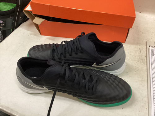 Vist Large View of Product Image Which is Used Nike MAGISTAX FINALE II IC Soccer Indoor Shoes Black Senior 13