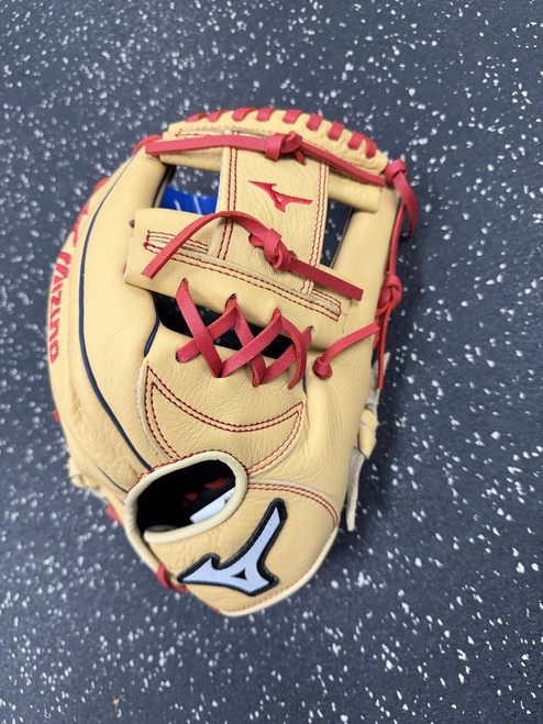 Vist Large View of Product Image Which is New Mizuno Prospect Series 11" Rht I-web