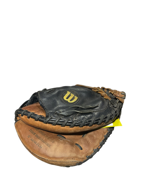Vist Large View of Product Image Which is Used Wilson PRO 500 BB/SB Catchers RH Throw Brown 32"