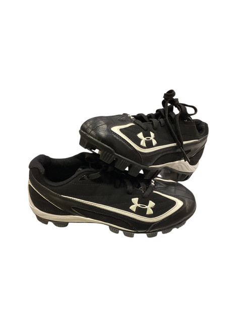 Vist Large View of Product Image Which is Used Under Armour LEADOFF III LOW JR BB/SB Cleats Black Junior 05
