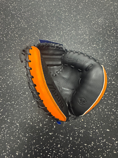 Vist Large View of Product Image Which is New Mizuno Franchise Catchers Mitt 30"