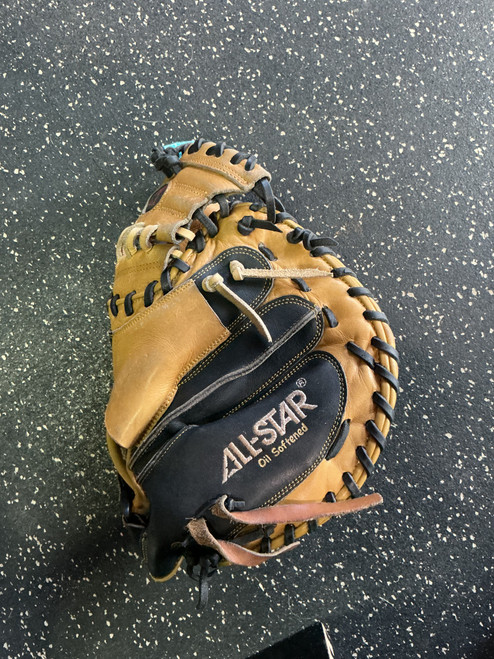 Vist Large View of Product Image Which is Used All Star CM3100SBT BB/SB Catchers LH Throw Brown 32"