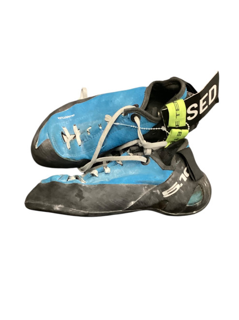 Vist Large View of Product Image Which is Used Climbing Shoes Senior 5.5