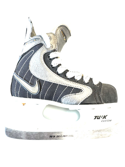 Vist Large View of Product Image Which is Used Nike IGNITE Junior Hockey Skate Junior 01.5