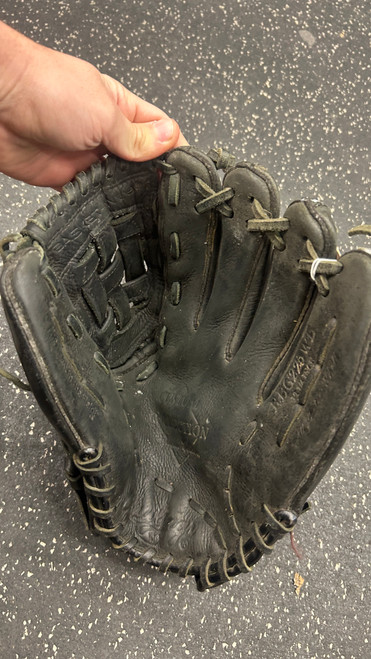 Vist Large View of Product Image Which is Used Rawlings RBG225WB BB/SB Glove RH Throw Black 12 1/4"