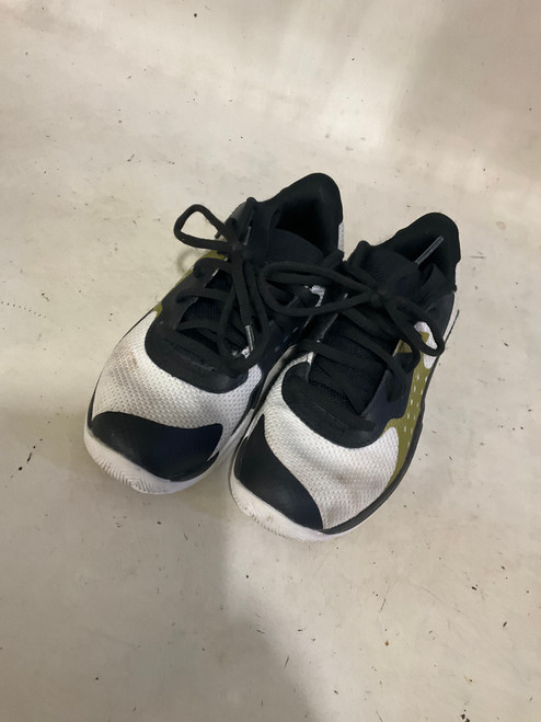 Vist Large View of Product Image Which is Used Under Armour Basketball Shoes Y Black Youth 13.5