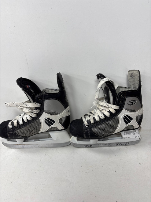 Vist Large View of Product Image Which is Used CCM TACKS 152 Youth Hockey Skate Youth 13.5