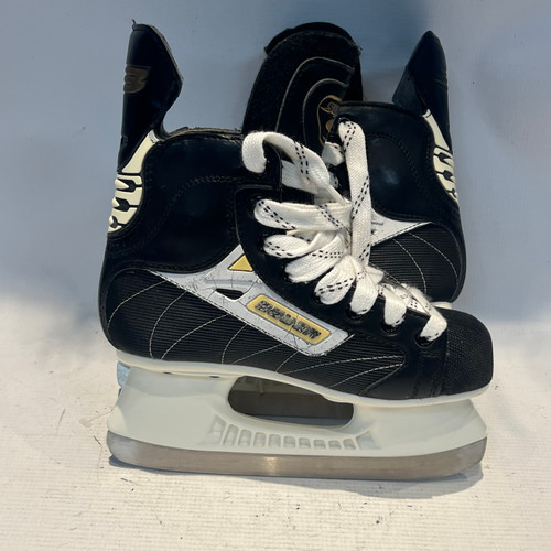 Vist Large View of Product Image Which is Used Bauer SUPREME 2000 Junior Hockey Skate Junior 02