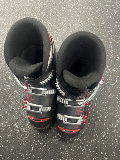 Vist Large View of Product Image Which is Used Roces IDEA FREE SZ 4.5-7.5 Mens DH Ski Boot Black 255 MP - M07.5 - W08.5