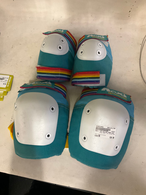 Vist Large View of Product Image Which is Used MOXI- 187 KILLER PADS Inline Protective Set Carolina Blue MD