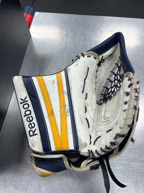 Vist Large View of Product Image Which is Used Reebok 18K TRAPPER/BLOCKER Senior Goalie Combo