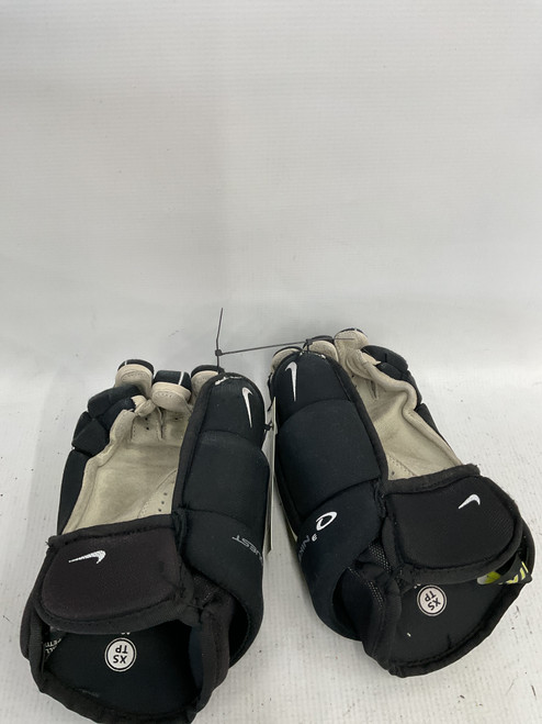 Vist Large View of Product Image Which is Used Nike QUEST Q3 Intermediate Gloves Black 10"