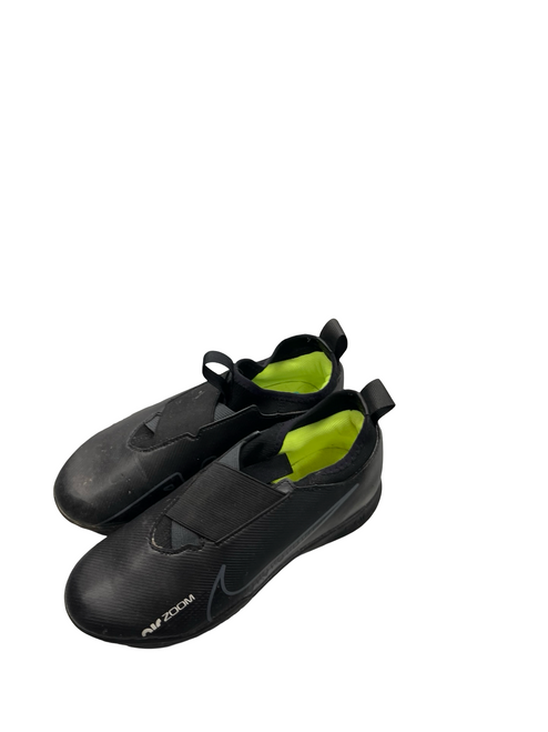 Vist Large View of Product Image Which is Used Nike Soccer Indoor Shoes Black Junior 03.5
