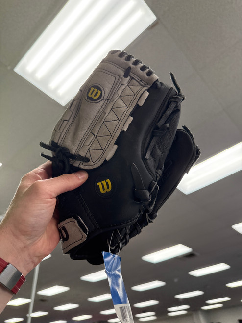 Vist Large View of Product Image Which is Used Wilson A350 BB/SB Glove RH Throw Black 11 1/2"
