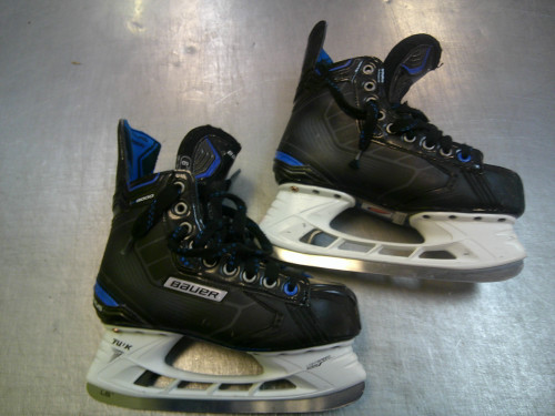 Vist Large View of Product Image Which is Used Bauer NEXUS 8000 Junior Hockey Skate Junior 06