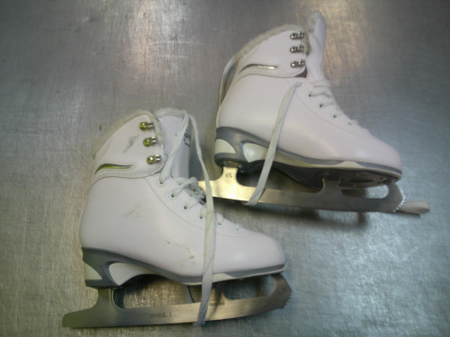 Vist Large View of Product Image Which is Used Jackson SOFT SKATE WomensFigure Skate White Senior 4
